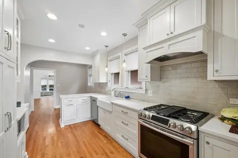 6638 North Trumbull Avenue Lincolnwood IL 60712