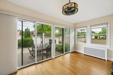 6638 North Trumbull Avenue Lincolnwood IL 60712