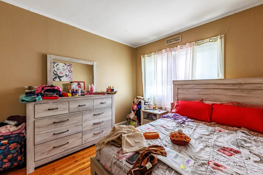 1513 West 87th Street Chicago IL 60620