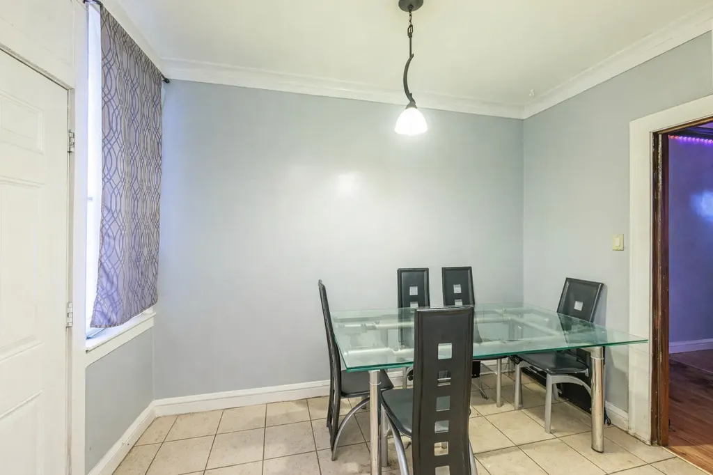 1513 West 87th Street Chicago IL 60620