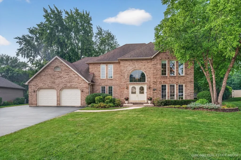 425 Brentwood Court Roselle IL 60172