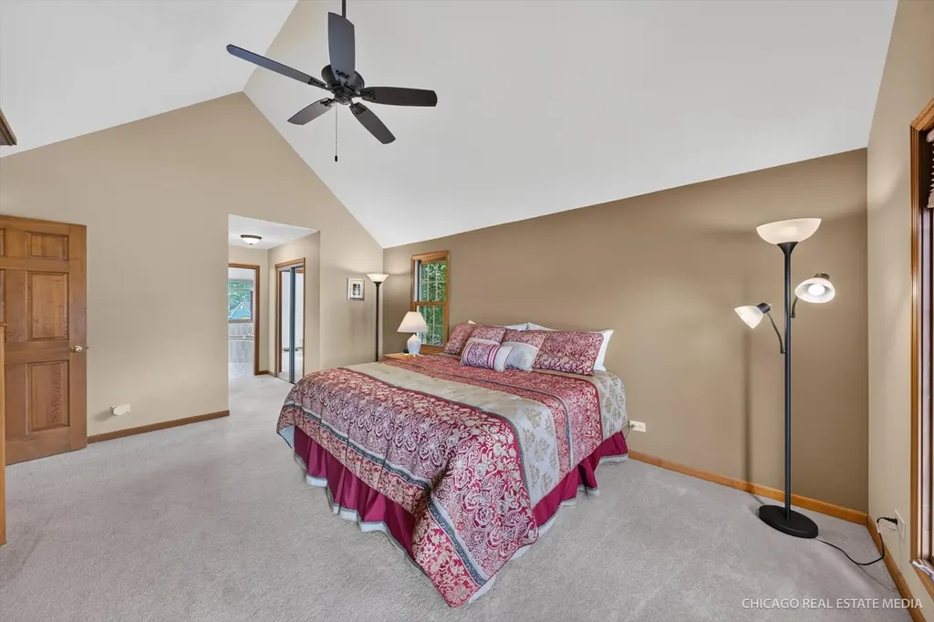 425 Brentwood Court Roselle IL 60172