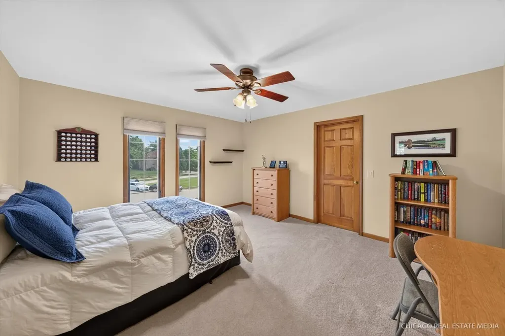 425 Brentwood Court Roselle IL 60172