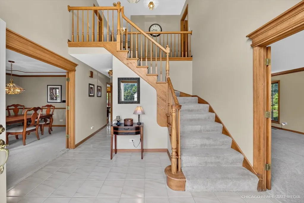 425 Brentwood Court Roselle IL 60172