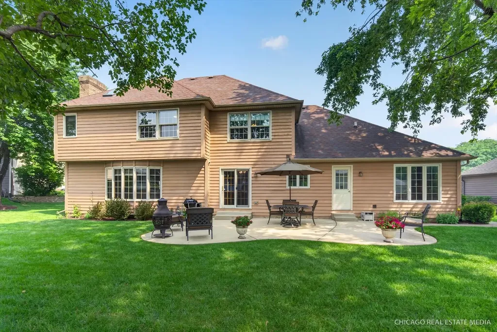425 Brentwood Court Roselle IL 60172