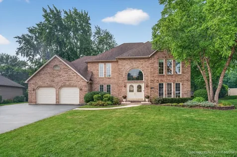 425 Brentwood Court Roselle IL 60172
