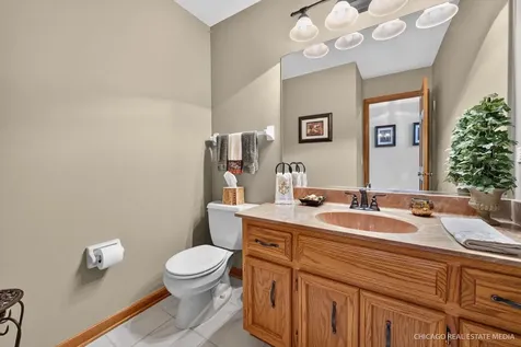 425 Brentwood Court Roselle IL 60172