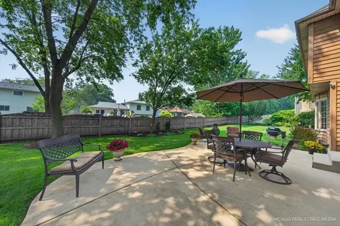 425 Brentwood Court Roselle IL 60172