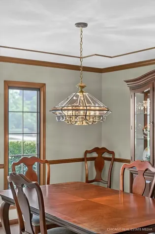 425 Brentwood Court Roselle IL 60172