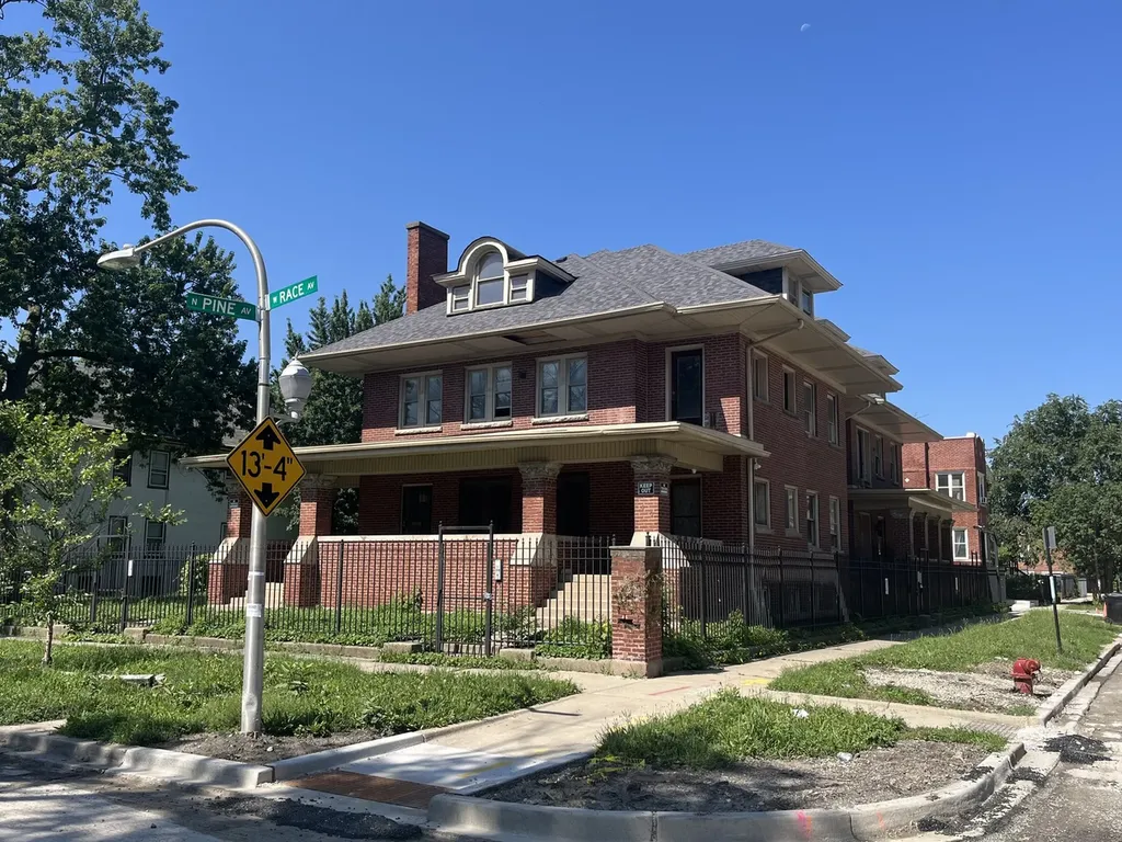446 North Pine Avenue Chicago IL 60644