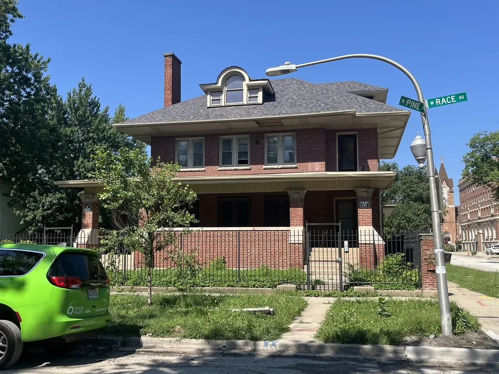 446 North Pine Avenue Chicago IL 60644