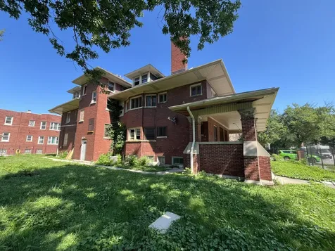 446 North Pine Avenue Chicago IL 60644