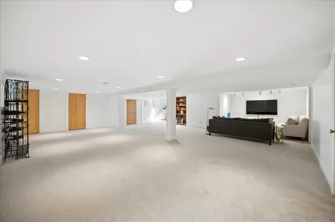1224 Ridgewood Drive Northbrook IL 60062