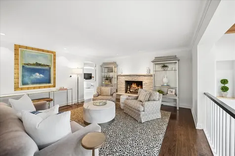 1224 Ridgewood Drive Northbrook IL 60062