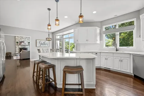 3406 Greenwood Lane St. Charles IL 60175