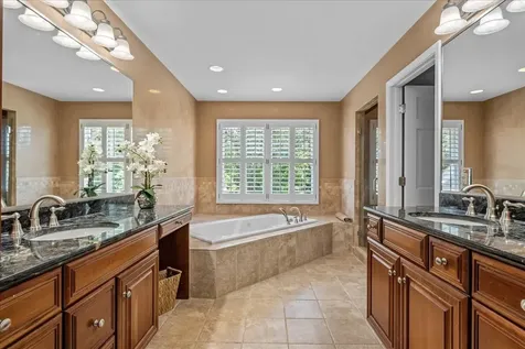 3406 Greenwood Lane St. Charles IL 60175