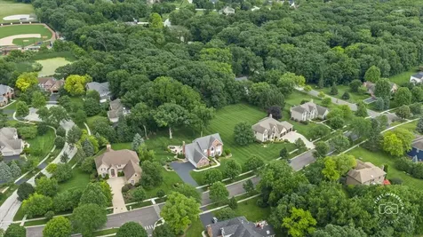 3406 Greenwood Lane St. Charles IL 60175