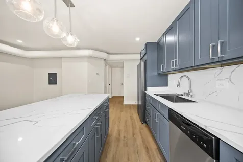 10217 Dearlove Road Glenview IL 60025