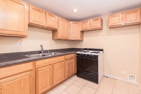255 Leahy Circle S Des Plaines IL 60016