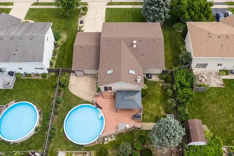255 Leahy Circle S Des Plaines IL 60016