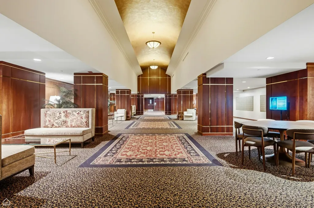 910 South Michigan Avenue Chicago IL 60605