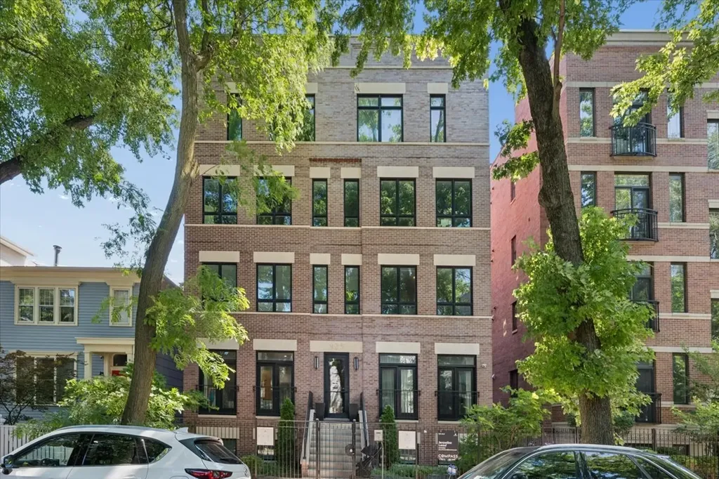 925 West Montana Street Chicago IL 60614