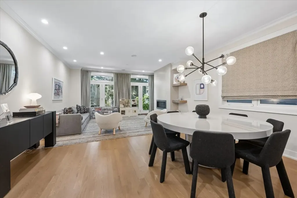 925 West Montana Street Chicago IL 60614