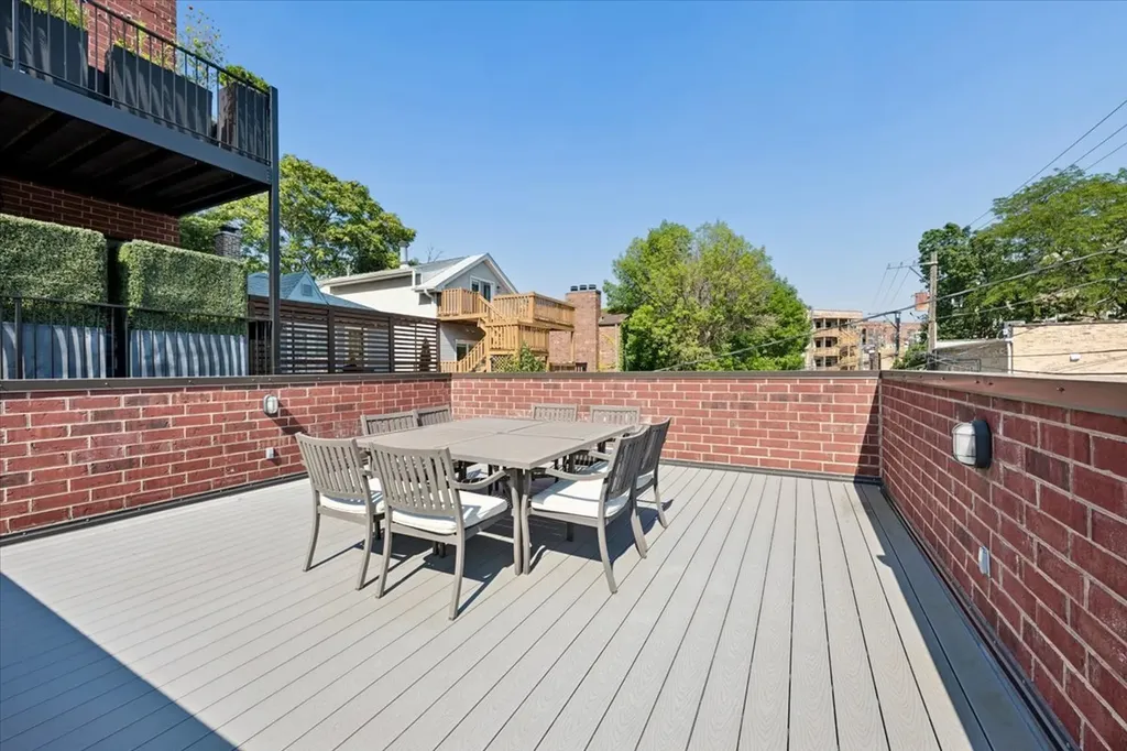 925 West Montana Street Chicago IL 60614