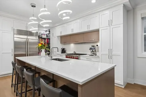 925 West Montana Street Chicago IL 60614
