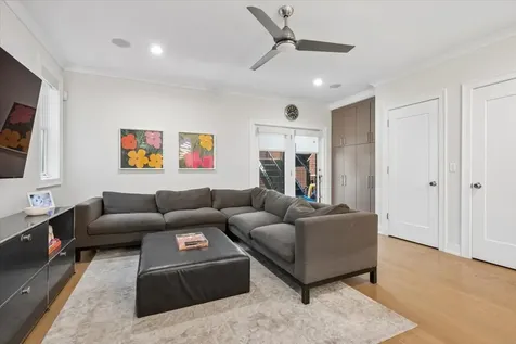 925 West Montana Street Chicago IL 60614