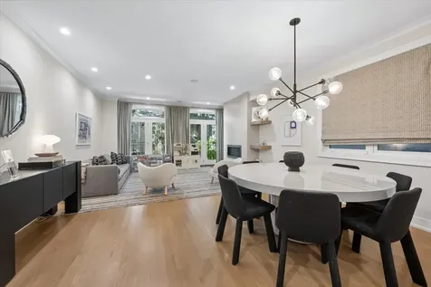 925 West Montana Street Chicago IL 60614