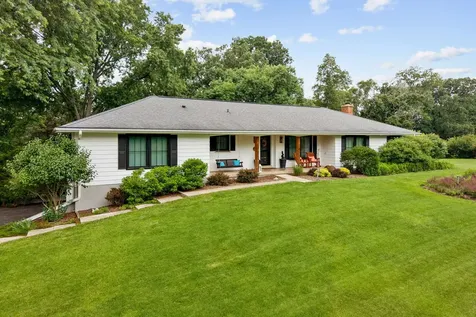 6N302 Oakwood Drive St. Charles IL 60175