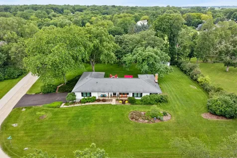 6N302 Oakwood Drive St. Charles IL 60175
