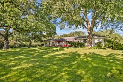 6N302 Oakwood Drive St. Charles IL 60175
