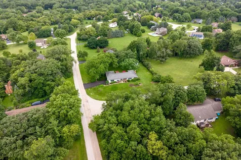 6N302 Oakwood Drive St. Charles IL 60175