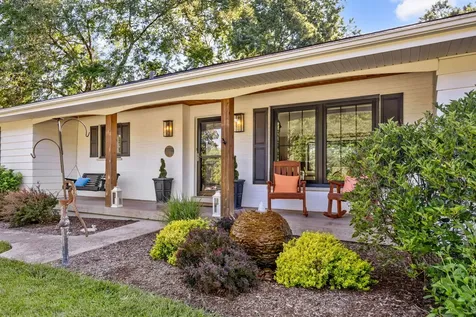 6N302 Oakwood Drive St. Charles IL 60175