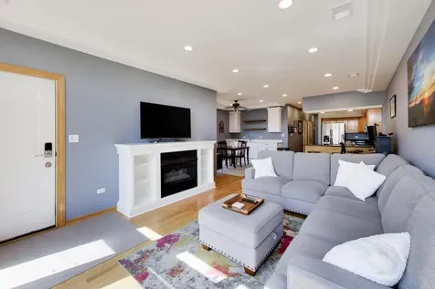 1026 North Ashland Avenue Chicago IL 60622