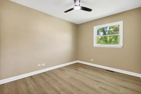 1460 Indian Hill Avenue Hanover Park IL 60133