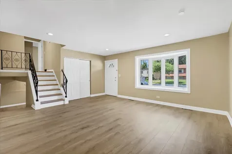 1460 Indian Hill Avenue Hanover Park IL 60133