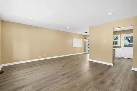 1460 Indian Hill Avenue Hanover Park IL 60133