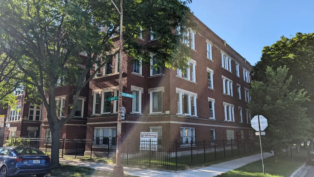 607 East 60th Street Chicago IL 60637