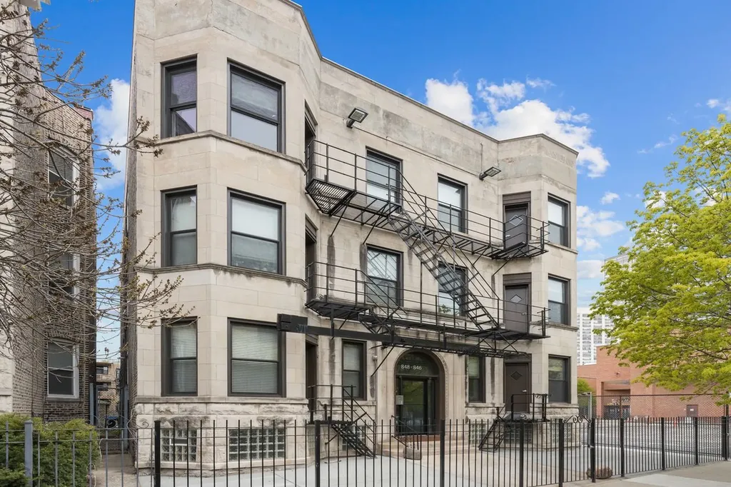 846 West Sheridan Road Chicago IL 60613