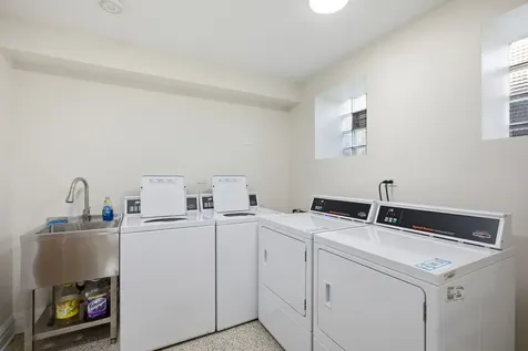 5851 North Virginia Avenue Chicago IL 60659