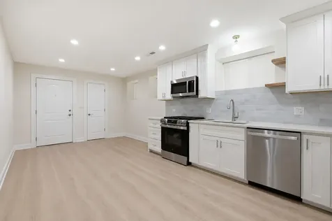 5851 North Virginia Avenue Chicago IL 60659