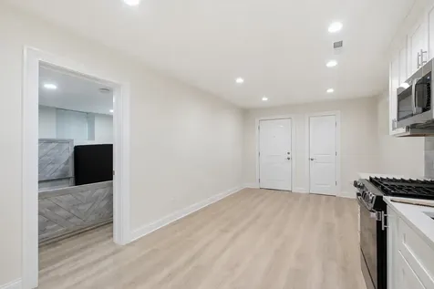 5851 North Virginia Avenue Chicago IL 60659