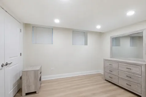 5851 North Virginia Avenue Chicago IL 60659