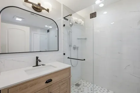 5851 North Virginia Avenue Chicago IL 60659