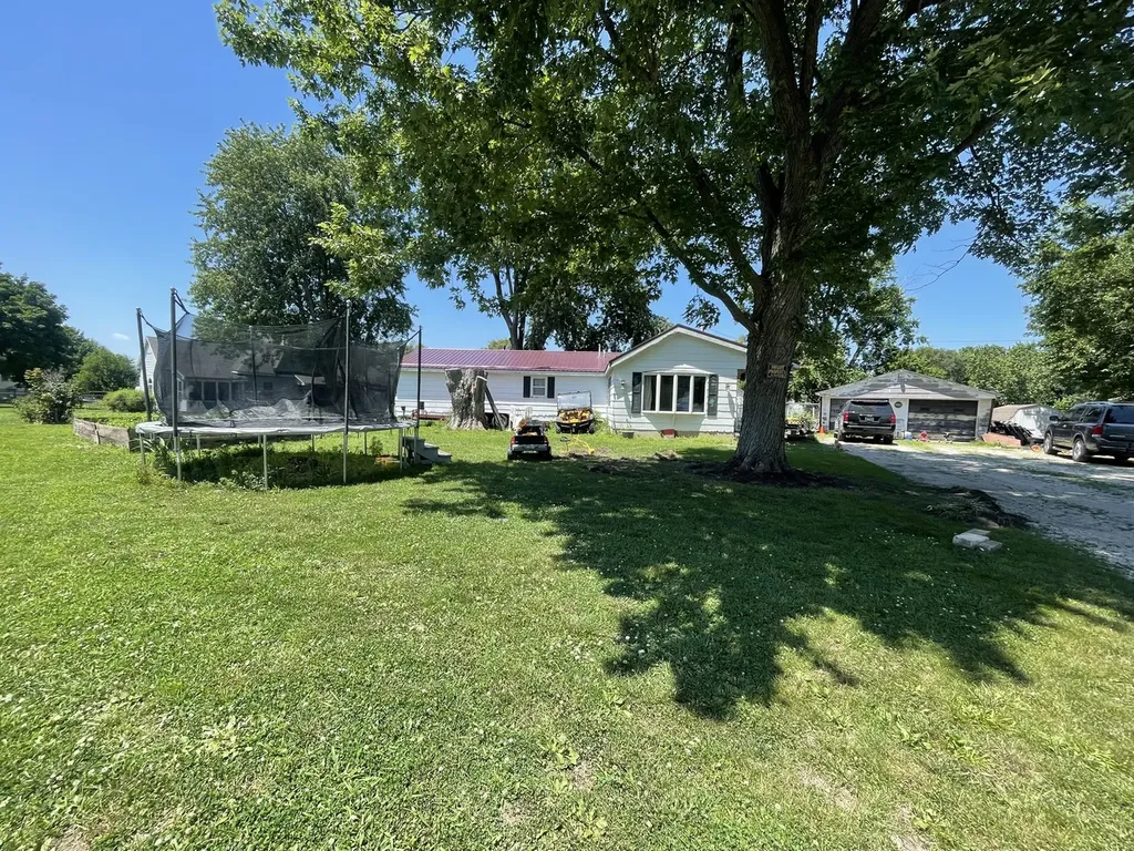 215 Jefferson Street Metcalf IL 61940