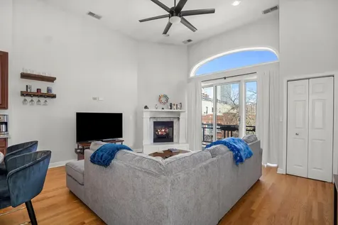 3734 North Wilton Avenue Chicago IL 60613