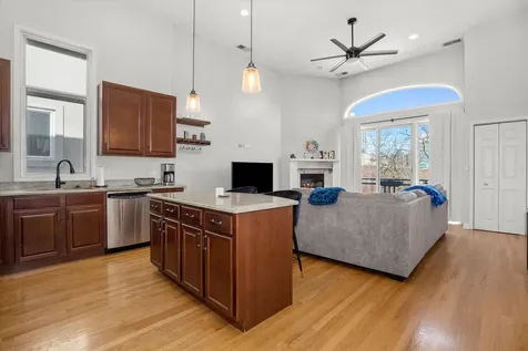 3734 North Wilton Avenue Chicago IL 60613